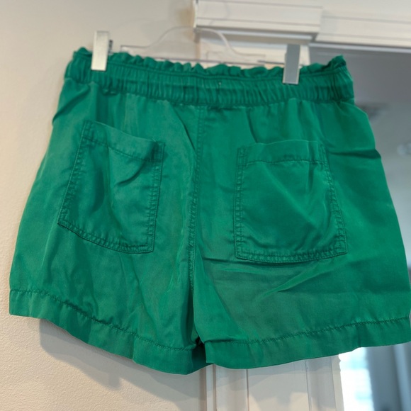 LOFT Green Drawstring Shorts Size large - Picture 2 of 2
